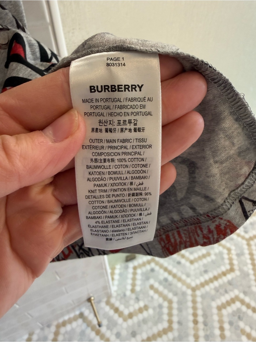 Burberry Men’s Grey Short-Sleeve Graffiti Heart Print Tee Size Small - Picture 5 of 10
